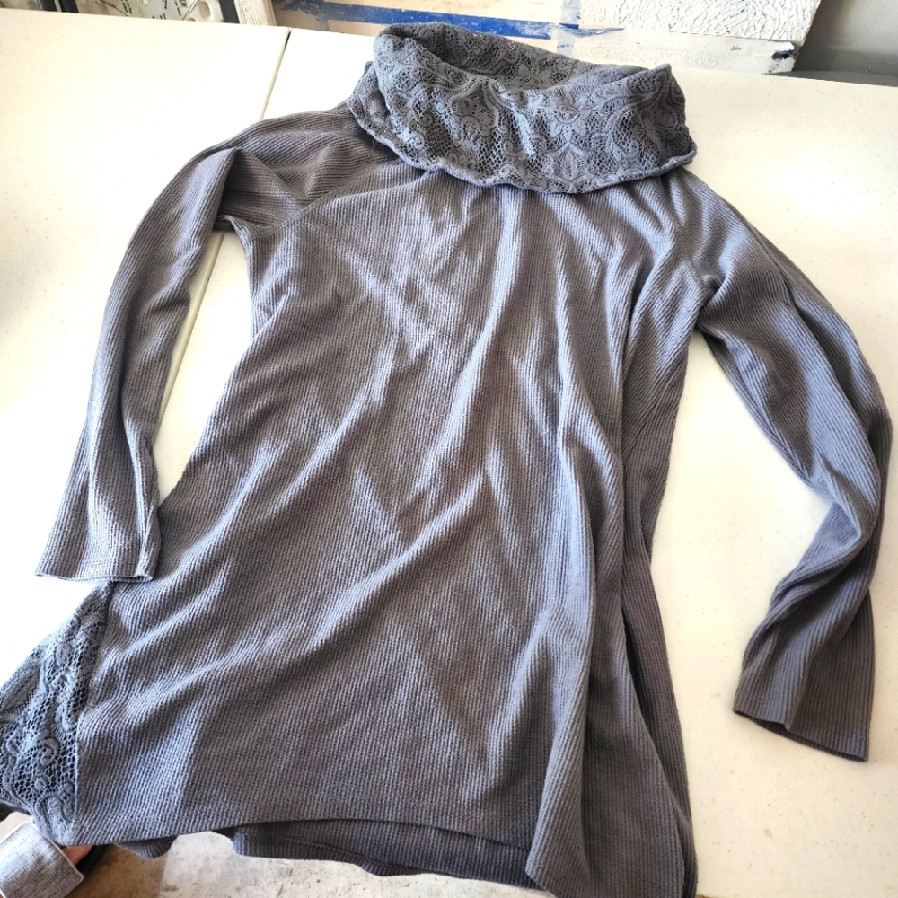 Maurices sweater